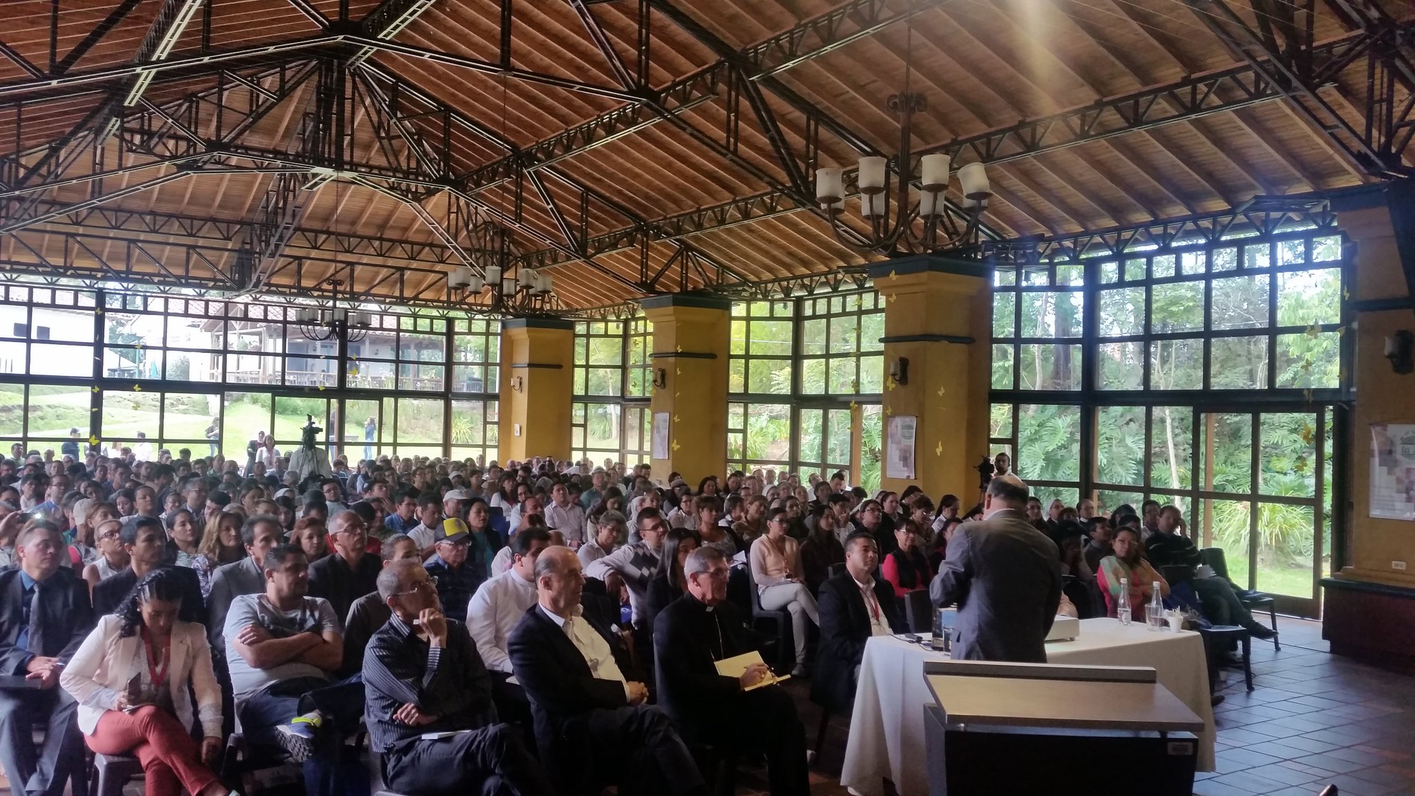 Foro por la Paz, todo un éxito en oriente